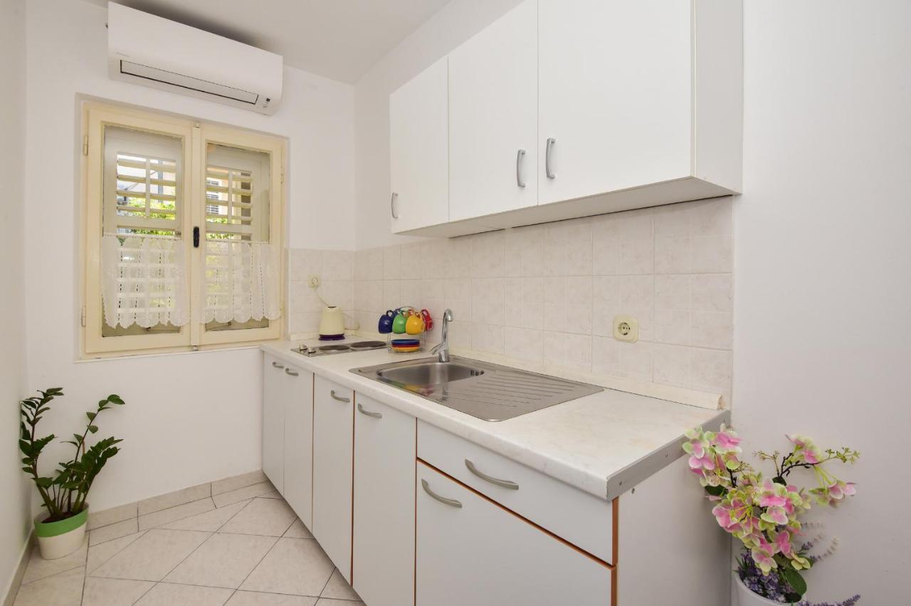 Apartmani Mira Sumic Подгора Екстер'єр фото